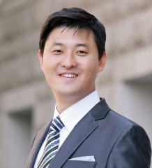 professional headshot of Kyuhae Jung