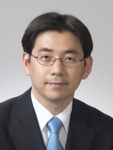 portrait of Jong Kyu Lee in professional attire